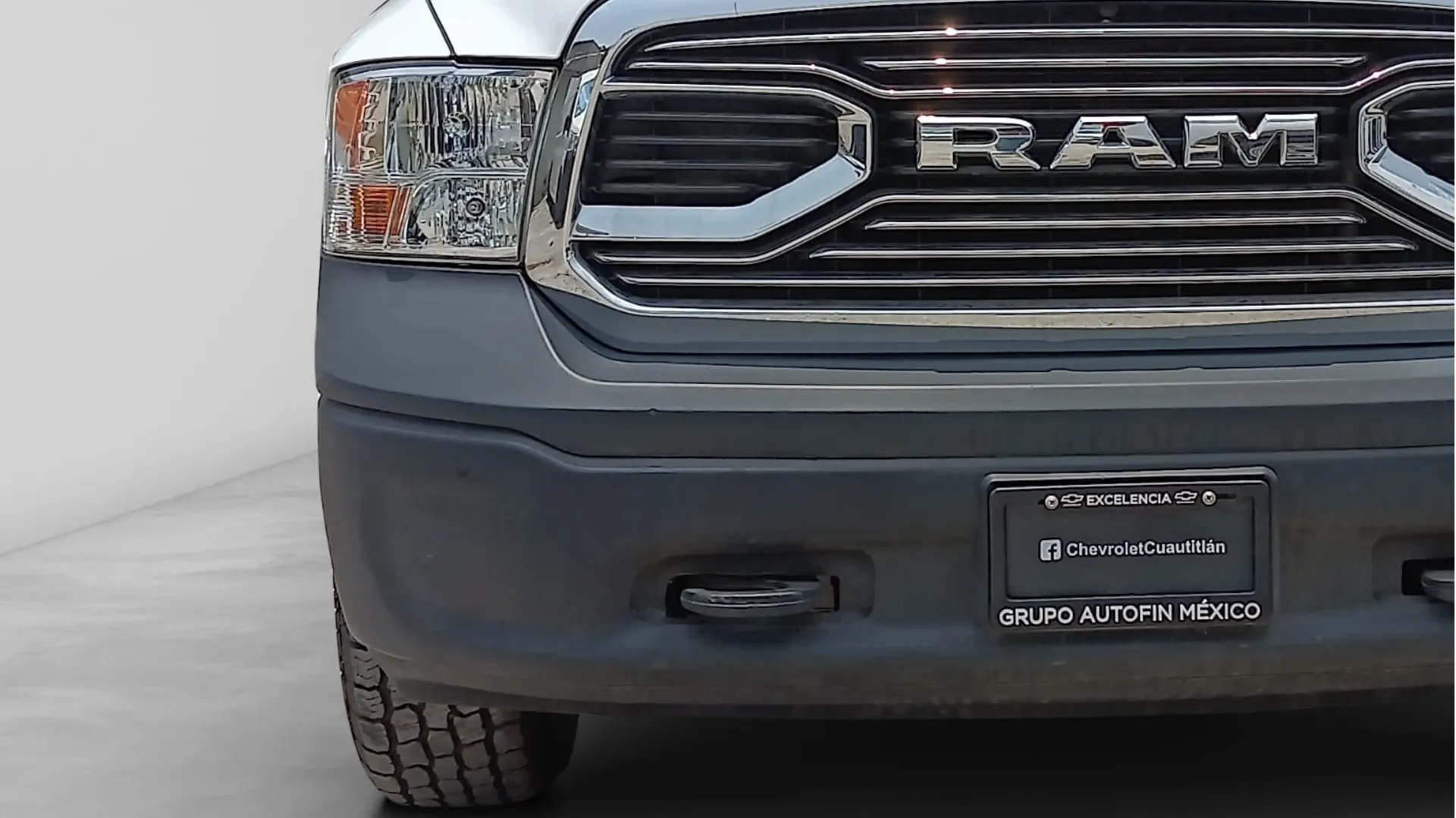 RAM 1500 SLT 4X4 CREW CAB image 16