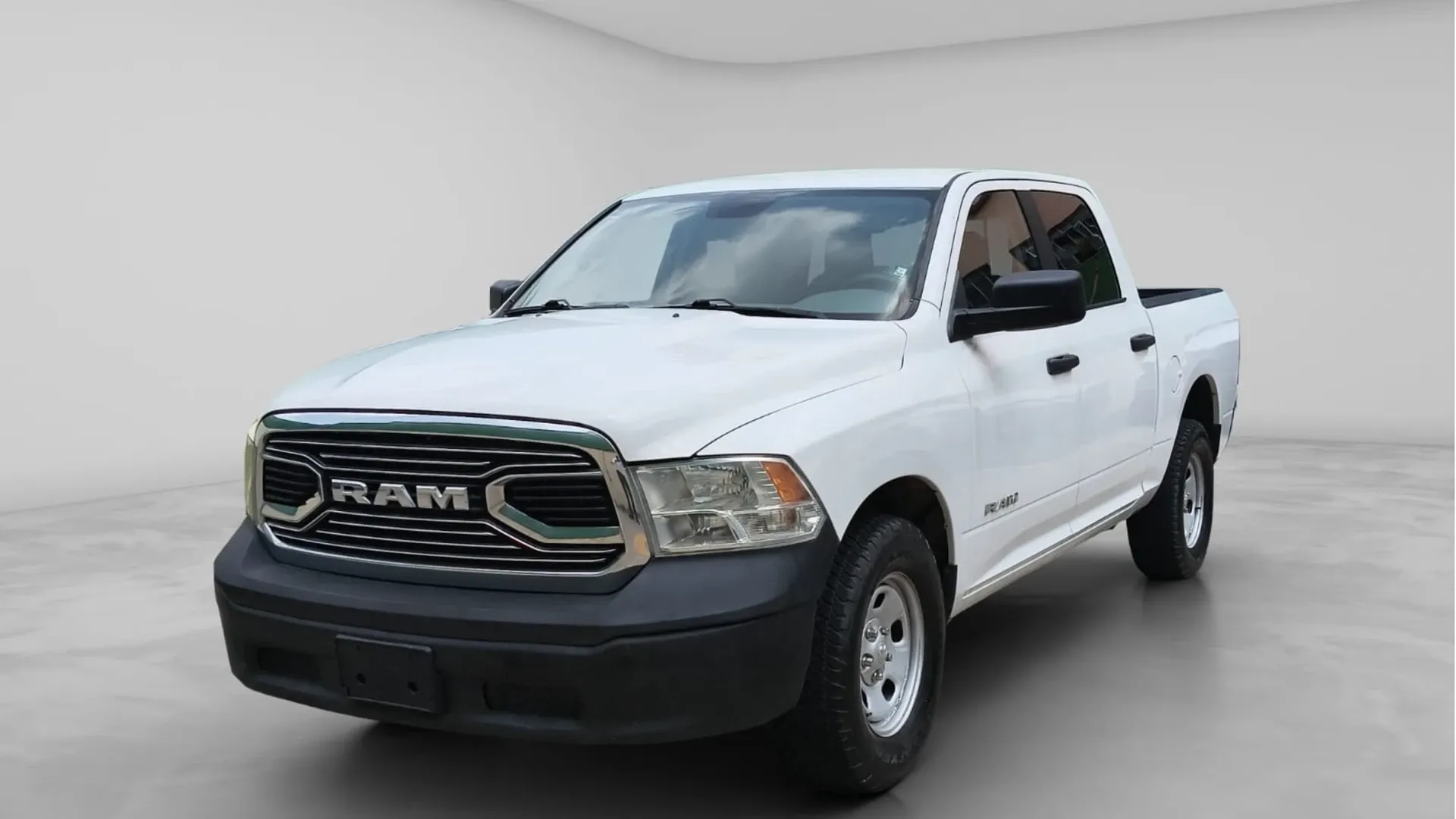 RAM 1500 DOBLE CABINA  4X2 2020 PMV image 9