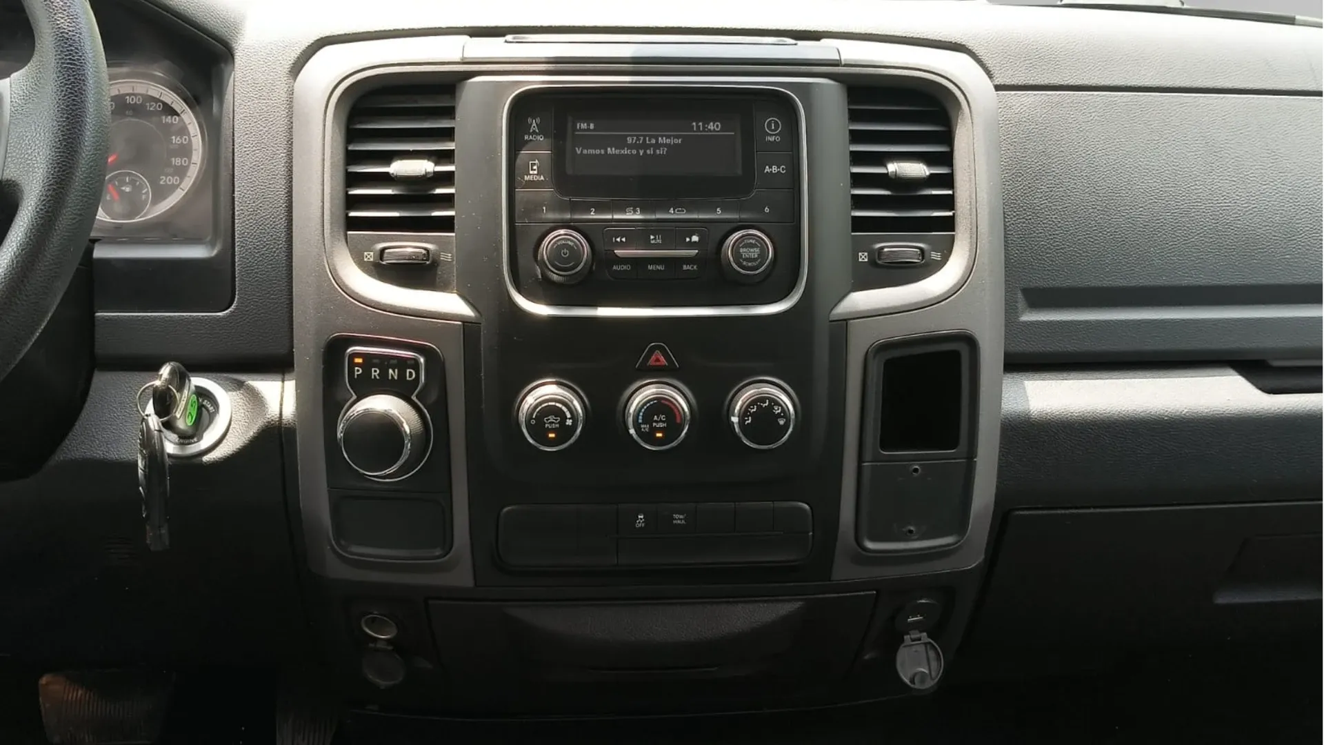 RAM 1500 DOBLE CABINA  4X2 2020 PMV image 18