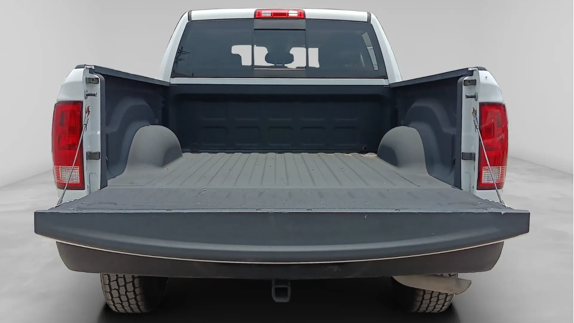 RAM 1500 SLT 4X4 CREW CAB image 15