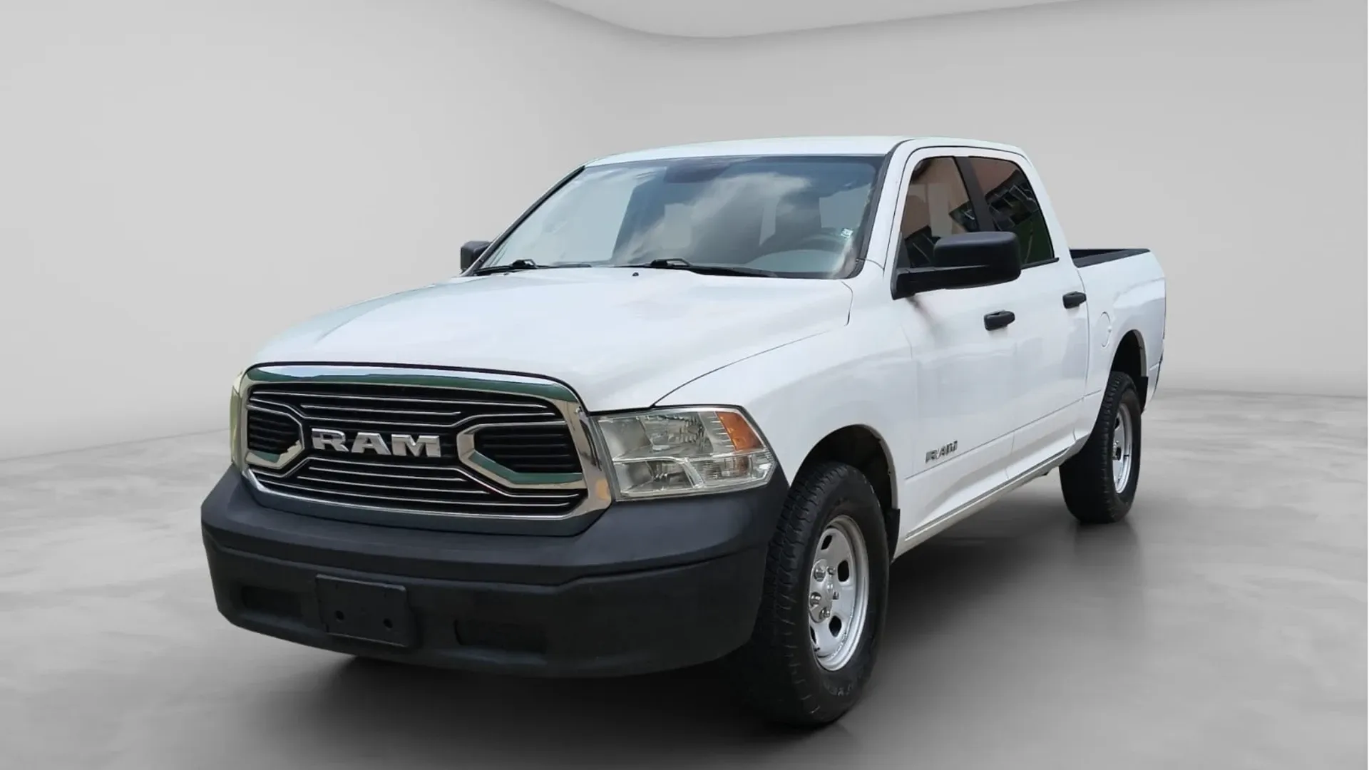 RAM 1500 DOBLE CABINA  4X2 2020 PMV