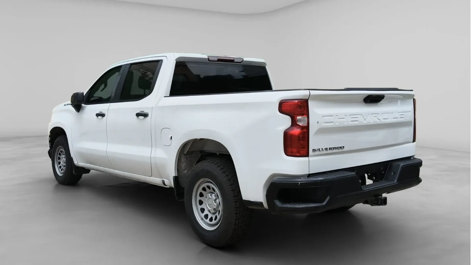 CHEVROLET SILVERADO 4 PTAS 2020 4X2 PMV image 7
