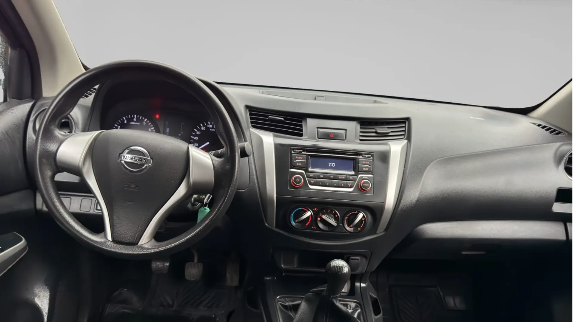 NISSAN NP300 SE TM 2020 PMV image 29