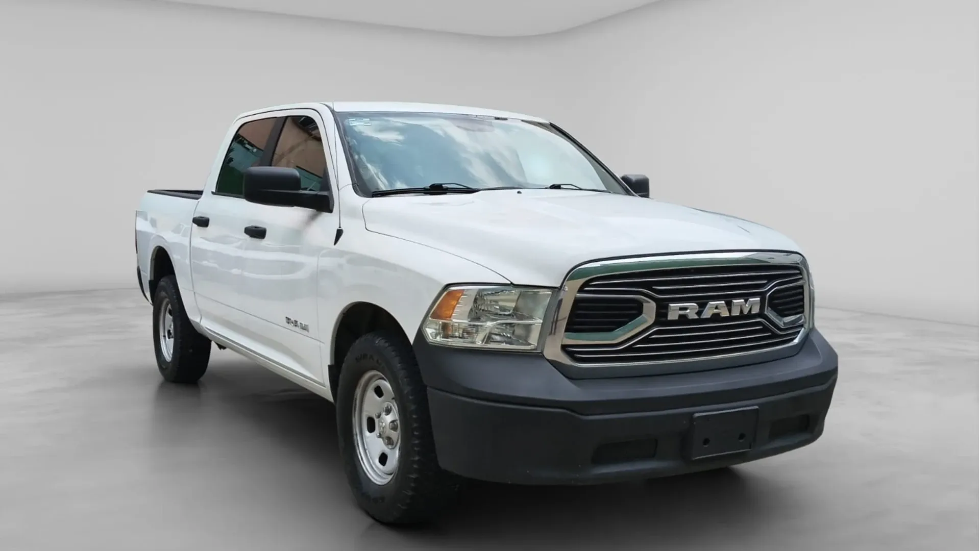 RAM 1500 DOBLE CABINA  4X2 2020 PMV image 3