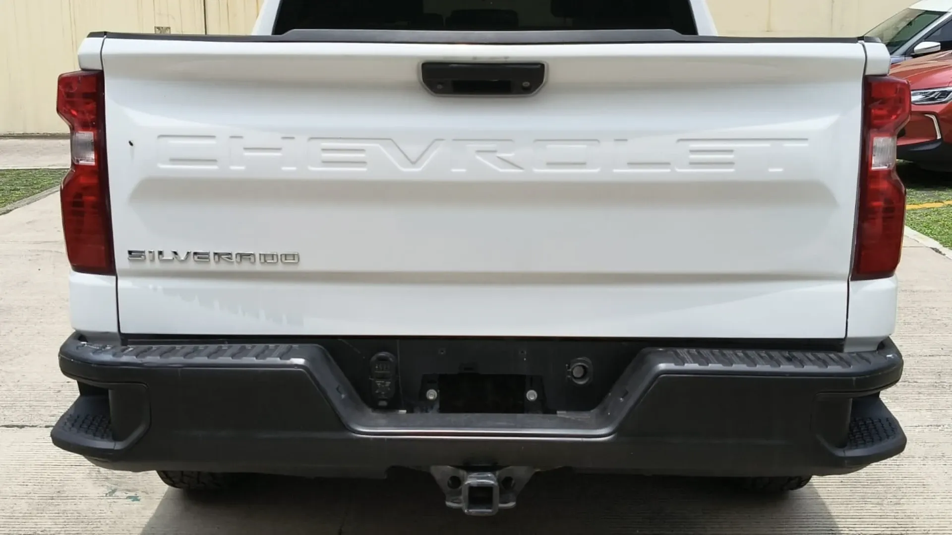 CHEVROLET SILVERADO 4 PTAS 2020 4X2 PMV image 26