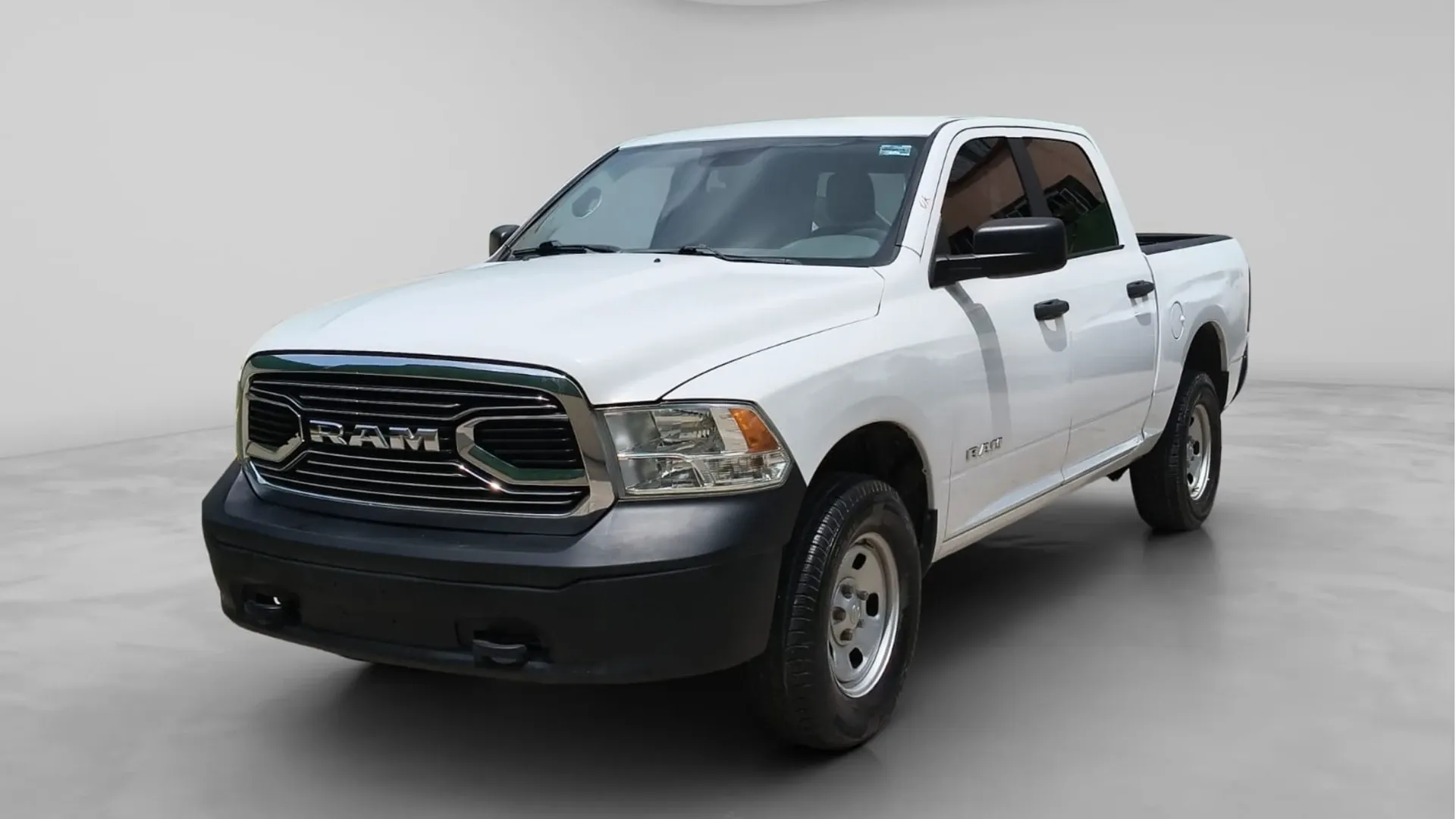 RAM 1500 DOBLE CABINA 4X4 PMV