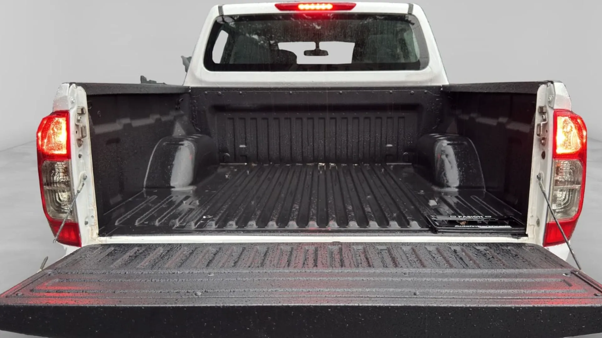 NISSAN NP300 SE TM 2020 PMV image 15