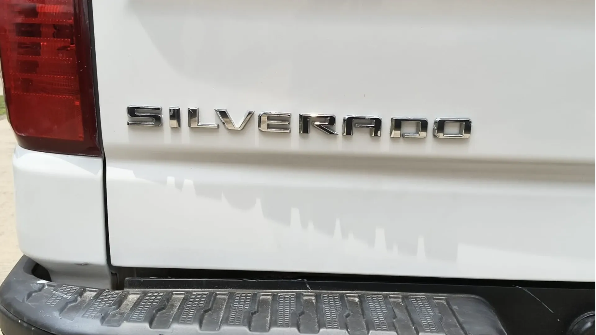 CHEVROLET SILVERADO 4 PTAS 2020 4X2 PMV image 21