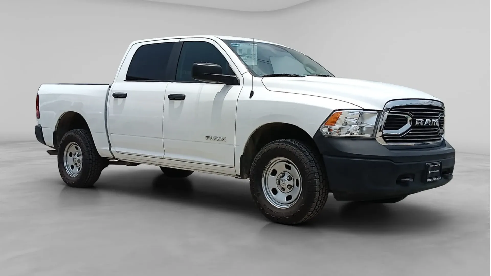 RAM 1500 SLT 4X4 CREW CAB
