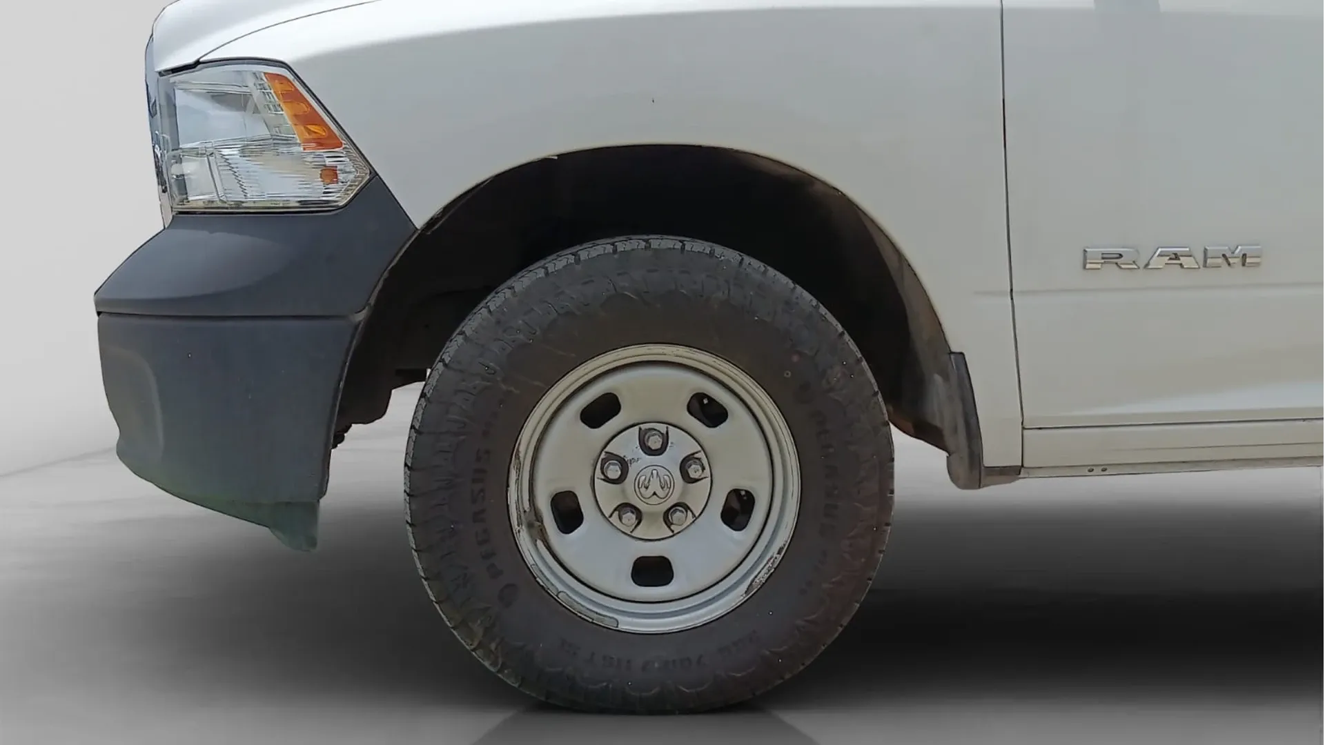 RAM 1500 SLT 4X4 CREW CAB image 10