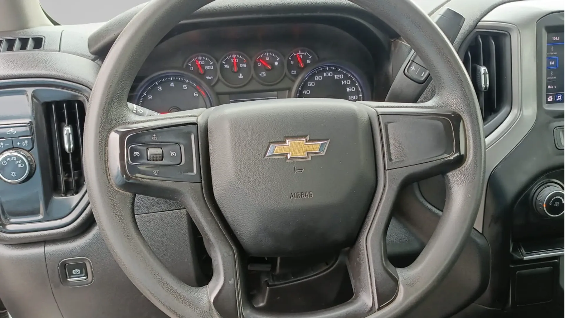 CHEVROLET SILVERADO 2020 4X2 WT CAB REG .. image 8