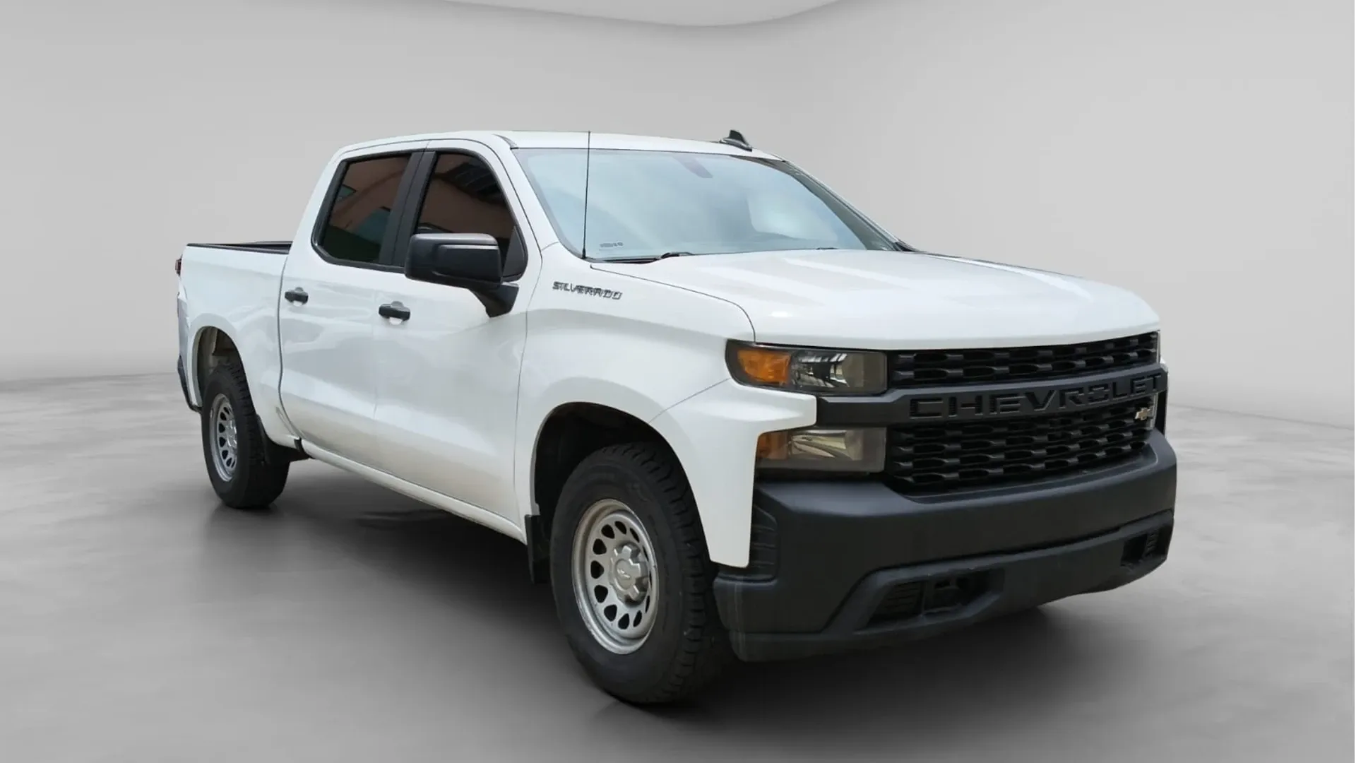 CHEVROLET SILVERADO 4 PTAS 2020 4X2 PMV image 4
