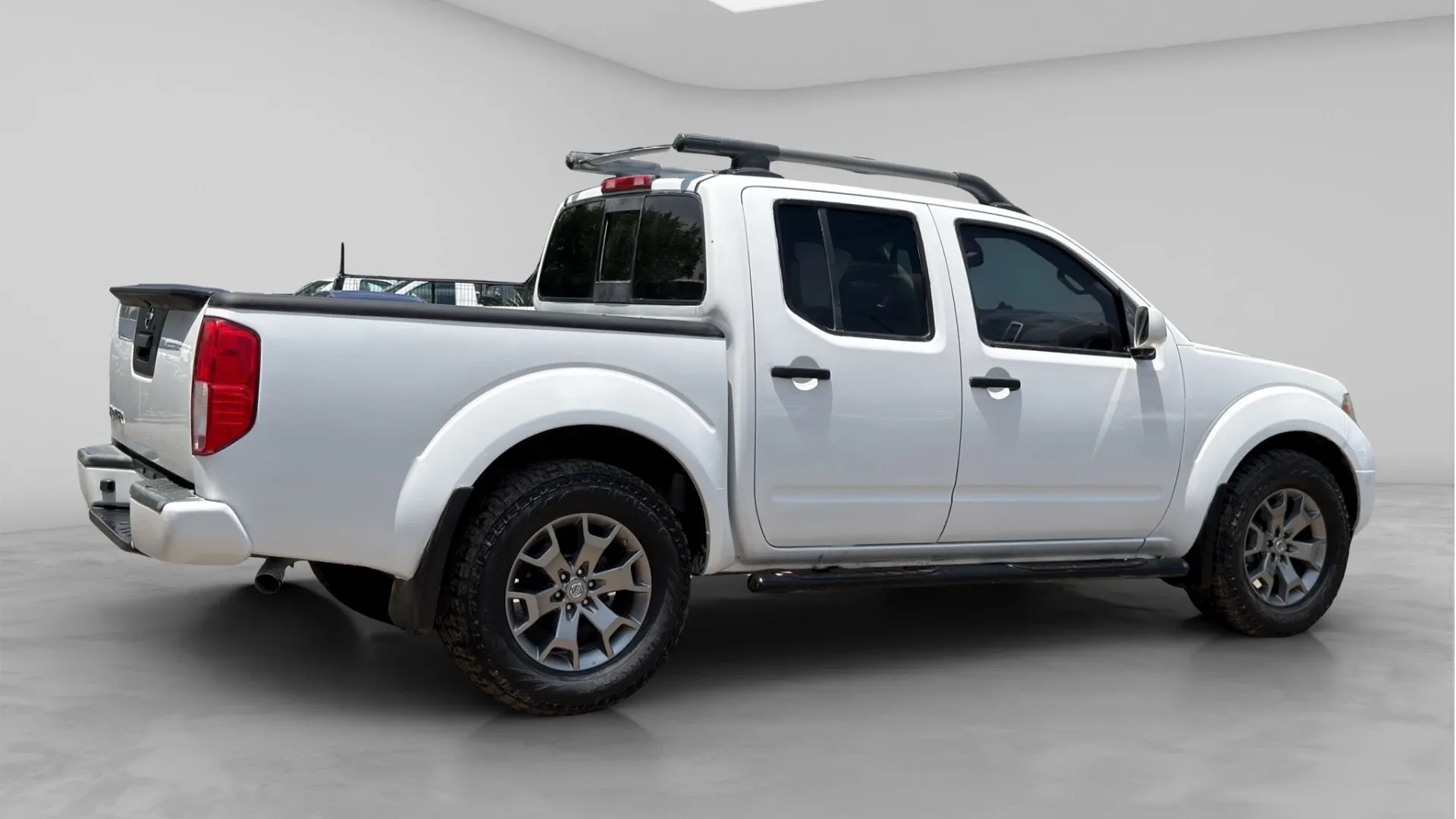 NISSAN FRONTIER image 13